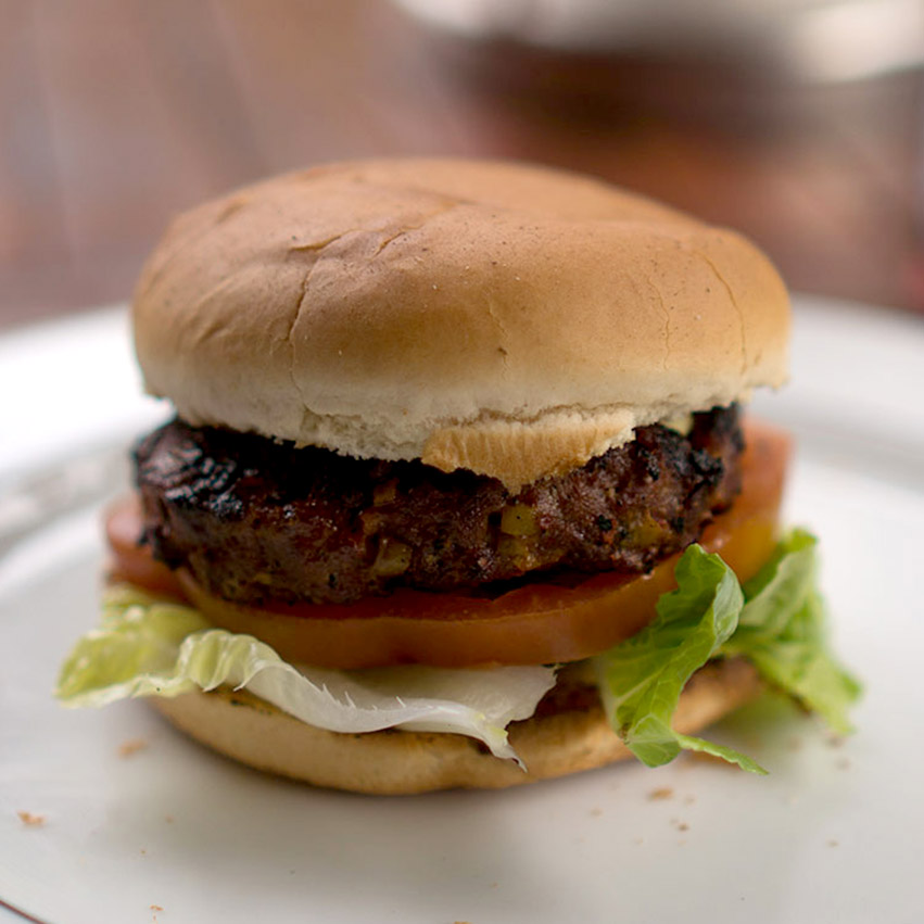 Burger mit grüner Chili