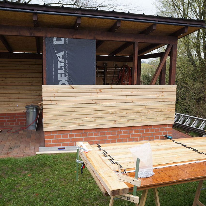 Sportplatzbau - Fassade